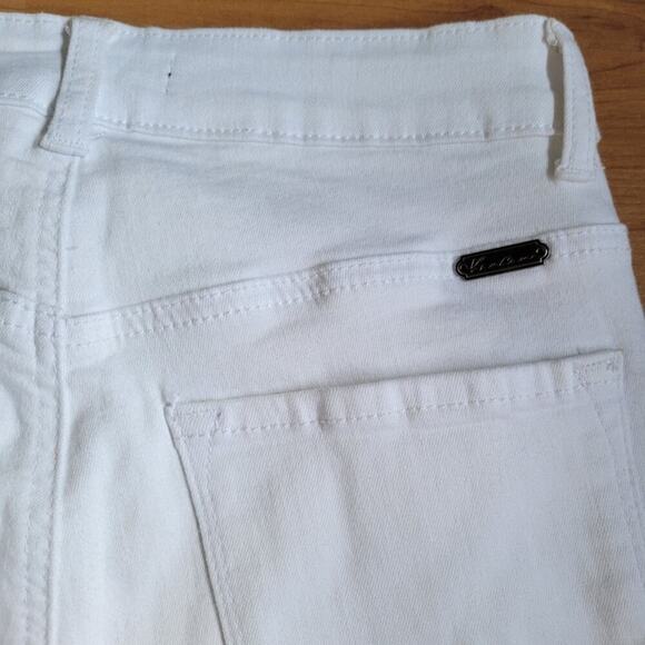 KanCan Kaia White Distressed Stretchy High-Rise Denim Shorts Size 26 - Picture 6 of 10